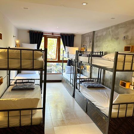 Harmony Old Town Hostel And Pool Bar Hoi An Bagian luar foto