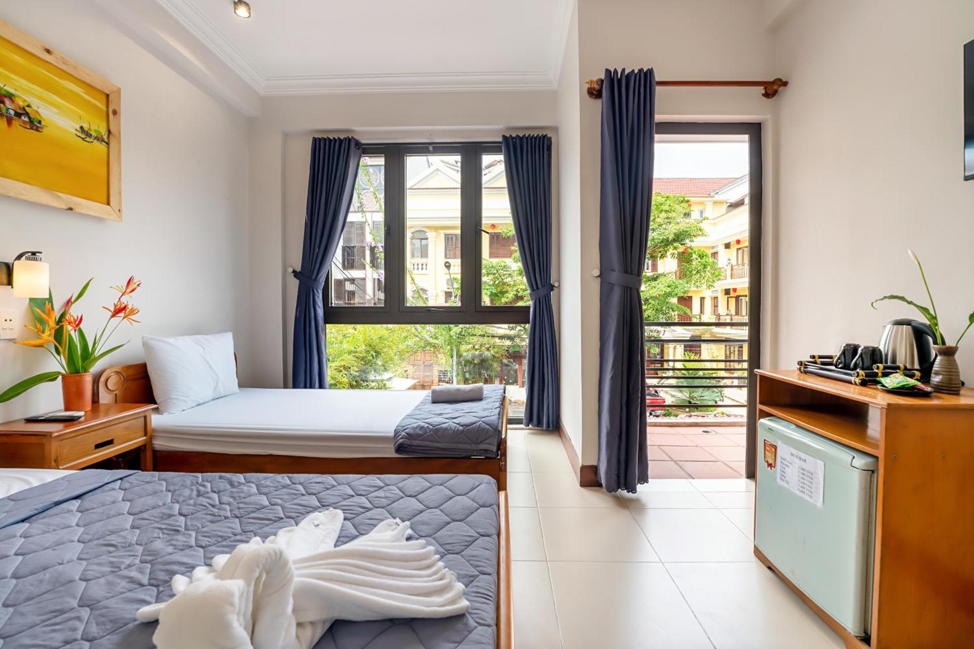 Harmony Old Town Hostel And Pool Bar Hoi An Bagian luar foto