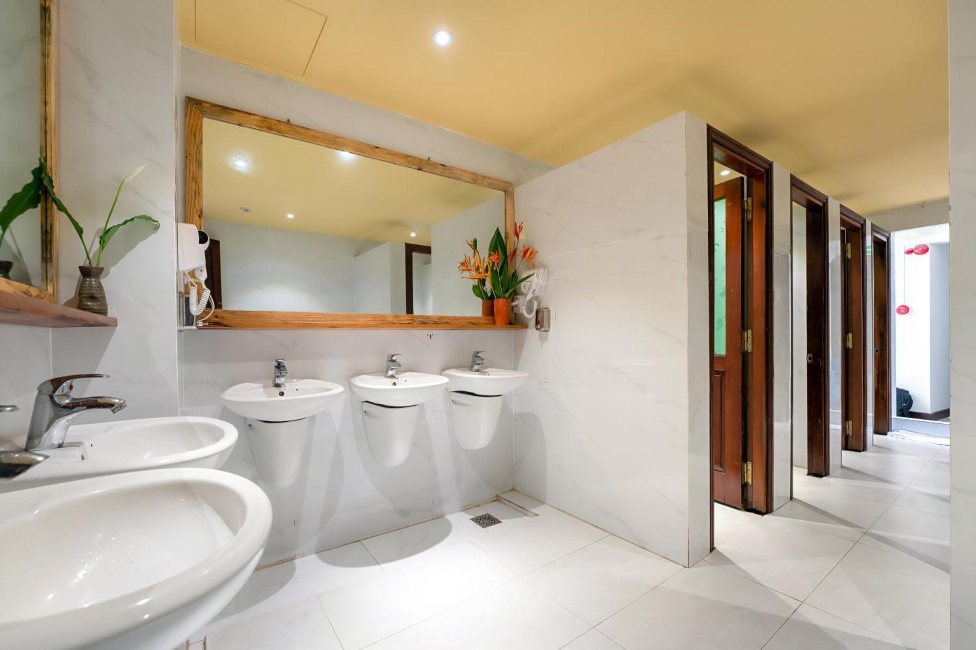 Harmony Old Town Hostel And Pool Bar Hoi An Bagian luar foto