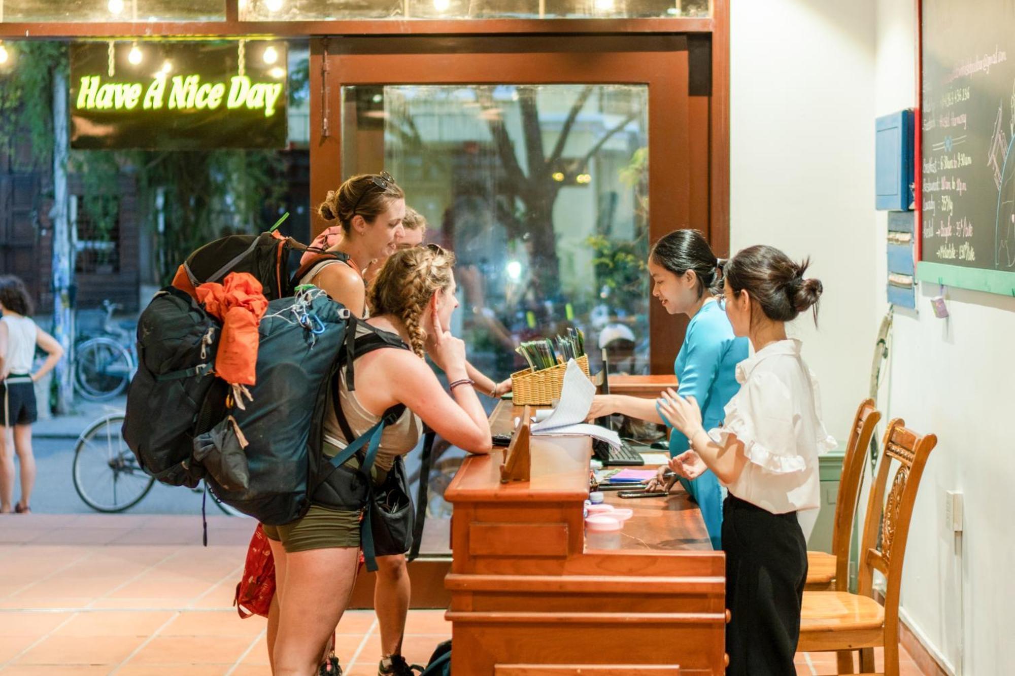 Harmony Old Town Hostel And Pool Bar Hoi An Bagian luar foto