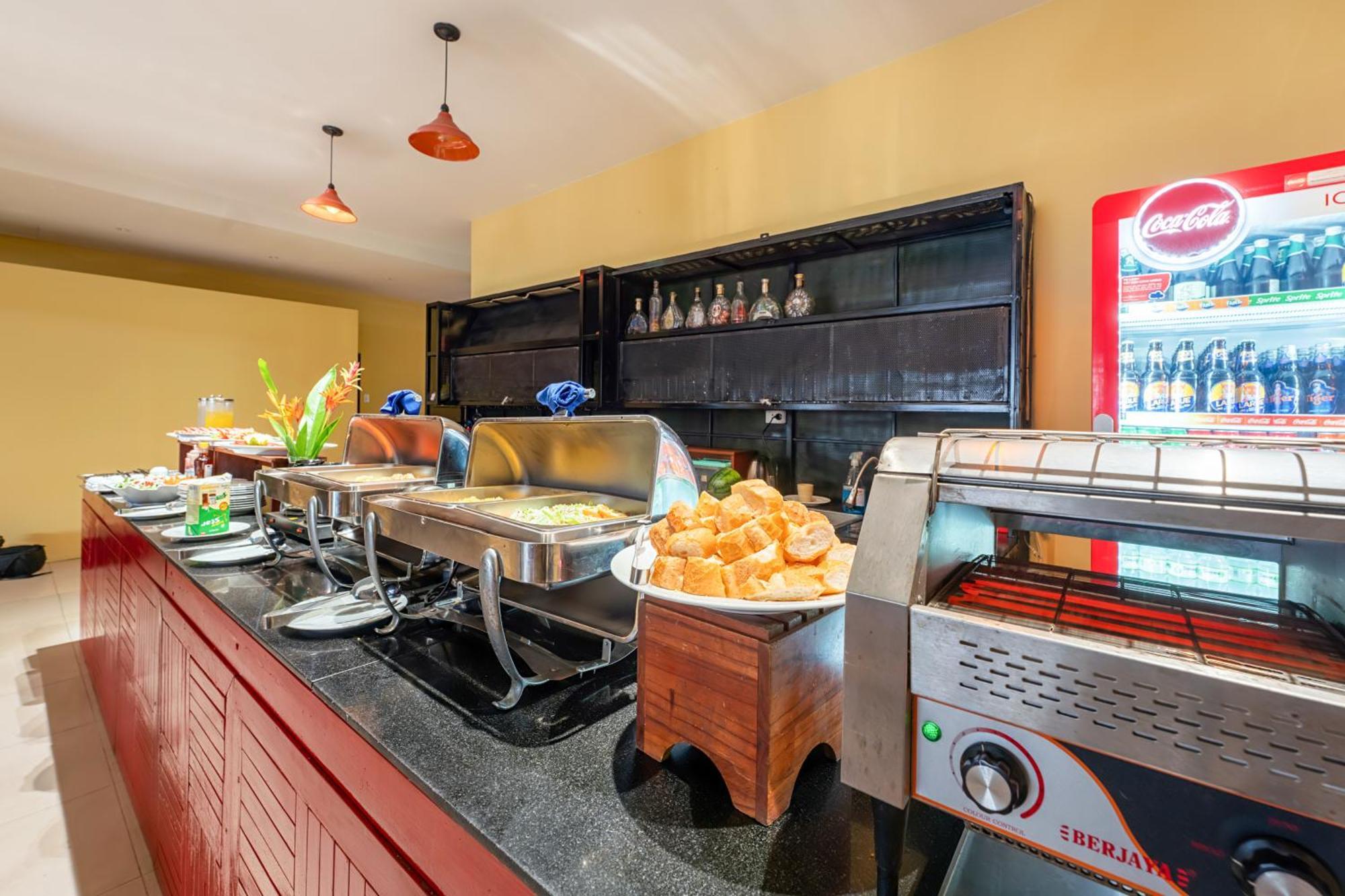 Harmony Old Town Hostel And Pool Bar Hoi An Bagian luar foto