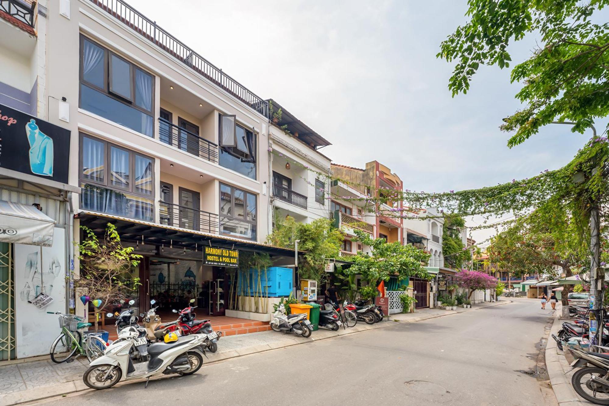 Harmony Old Town Hostel And Pool Bar Hoi An Bagian luar foto