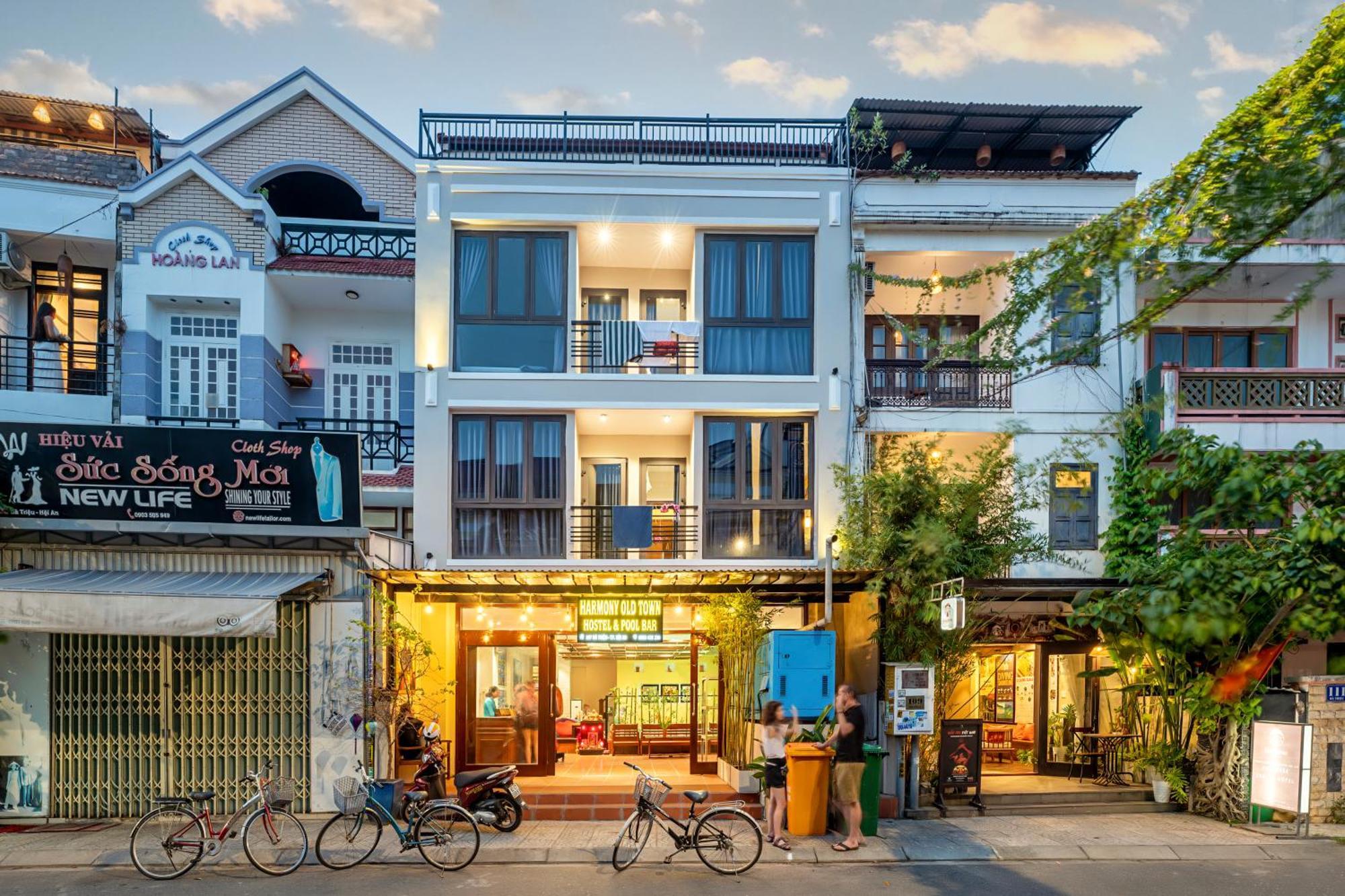 Harmony Old Town Hostel And Pool Bar Hoi An Bagian luar foto